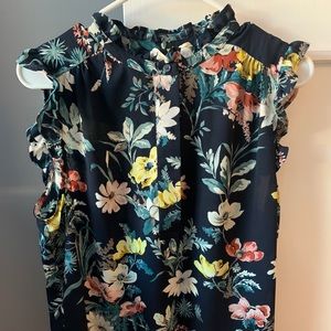 Short sleeve flora button blouse